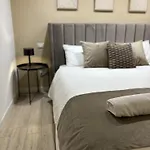 Celeste Rooms Bed And Breakfast